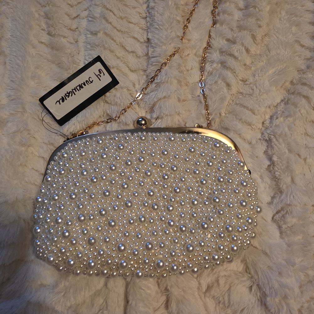Elegant Pearl-Embellished Evening Clutch